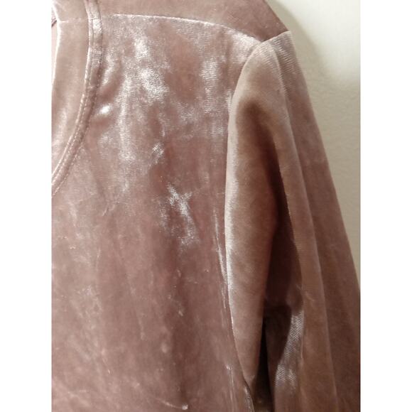 Matty M Women's Size Medium mauve velvet long sleeve top. Office, Comfy, Cozy - Picture 3 of 9